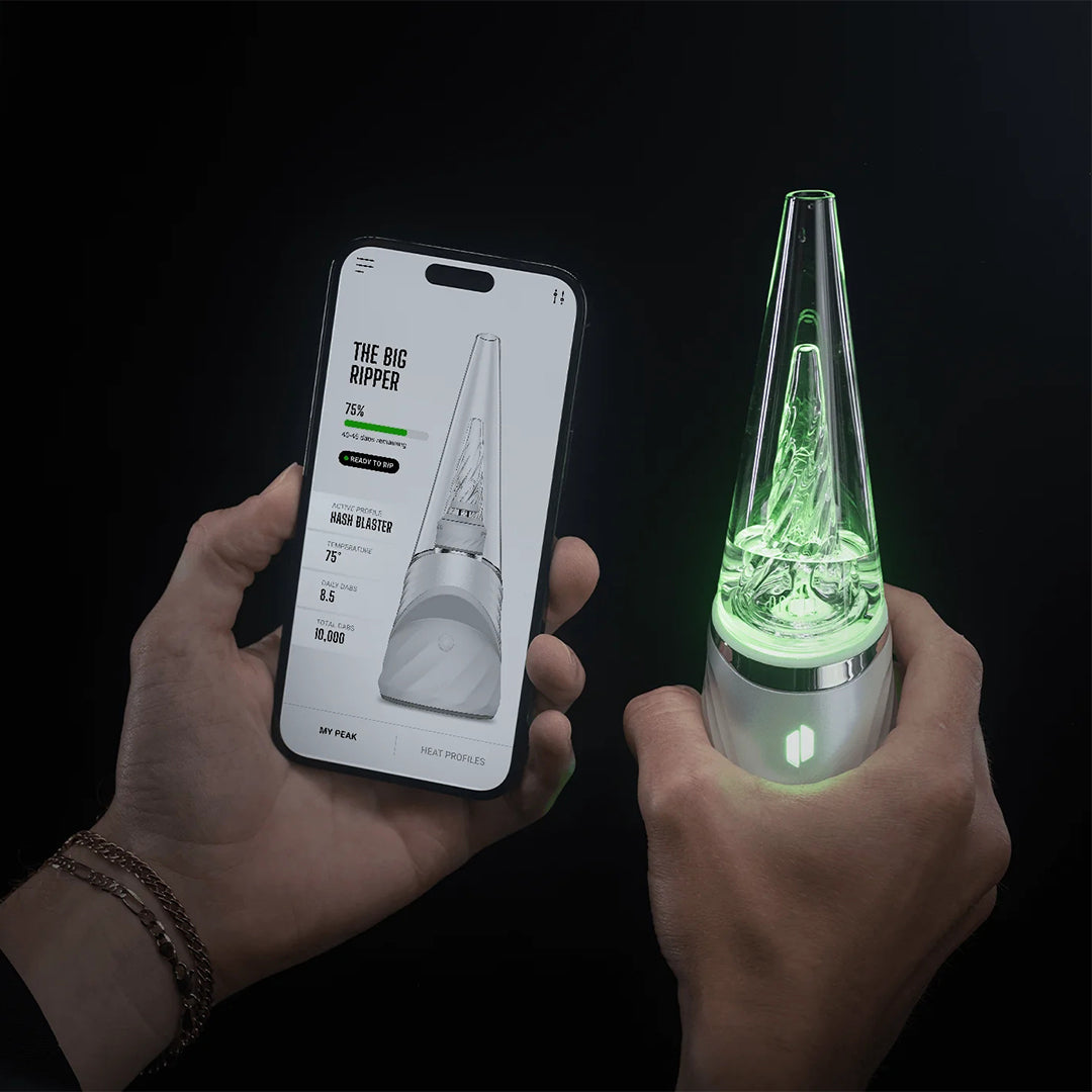 Puffco New Peak Pro Pearl connected to Puffco Connect app on smartphone for temperature customization